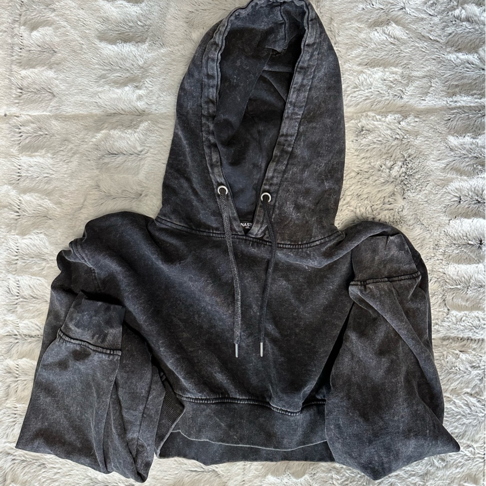 Nastygal Super Cropped Sweatshirt; size 4; in charcoal gray